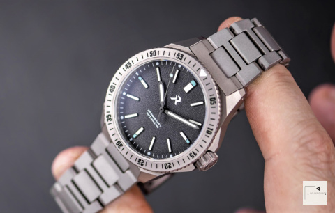 RZE: Endevaour Frigate Grey