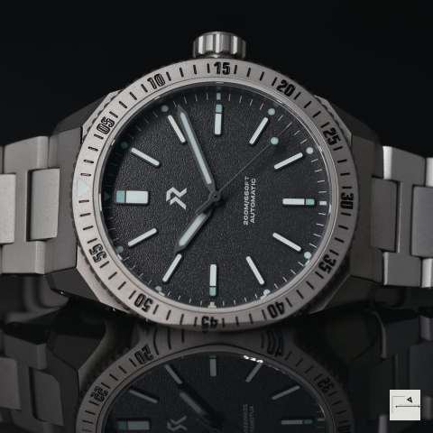 RZE: Endevaour Frigate Grey