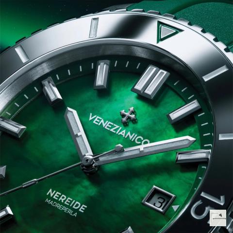 VENEZIANICO: Nereide Madreperla Tungsteno 4521540 (gumowy pasek)