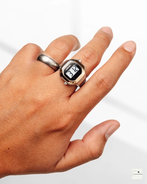 Vostra Vesta – Blind Box (losowy ring-watch z kolekcji Astral Forces)